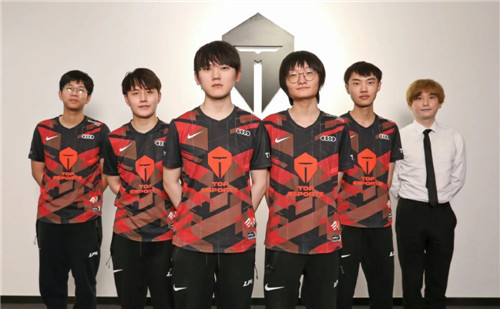 更是他在中 更是他在中